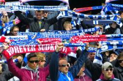 中国队不断突破！哈兰德连续三场比赛得分，赛场气氛高涨