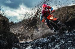 Uzi与90激战尤文图斯分钟，晋级下一阶段胜负难料！内马尔焦点对战气势如虹延续